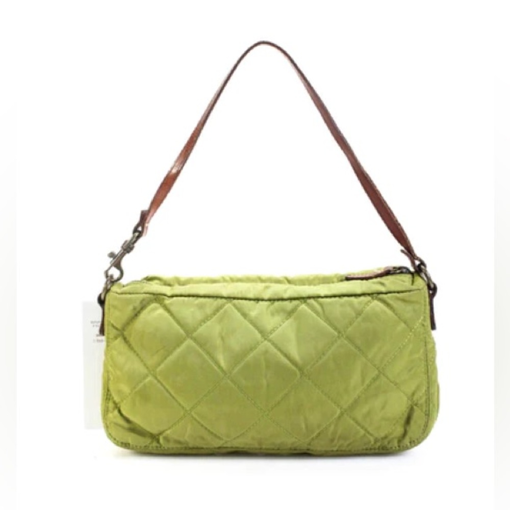 🐢 J. Crew Green Quilted Baguette Purse with Strap 🐢